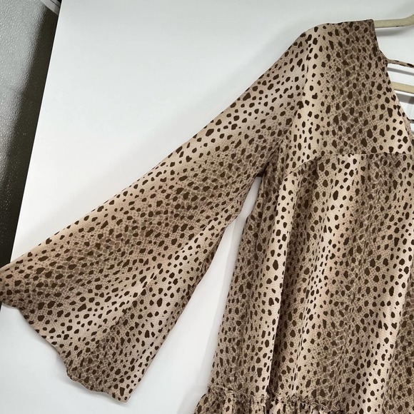 NWT Altar'd State Leopard Print Tiered Mini Dress Women's Sz M Mocha Bell Sleeve - Picture 5 of 10